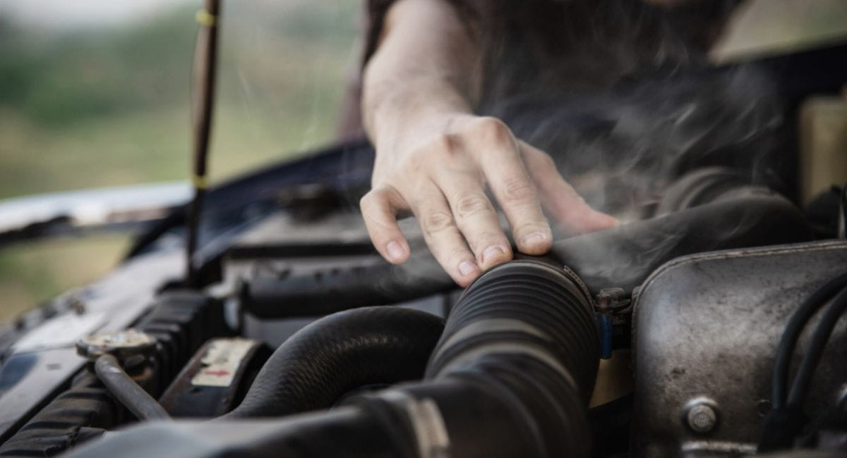 Sobrecalentamiento del motor: causas, síntomas y qué hacer
