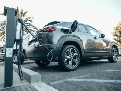 Testigos Mazda MX-30 2022: Significado y Soluciones