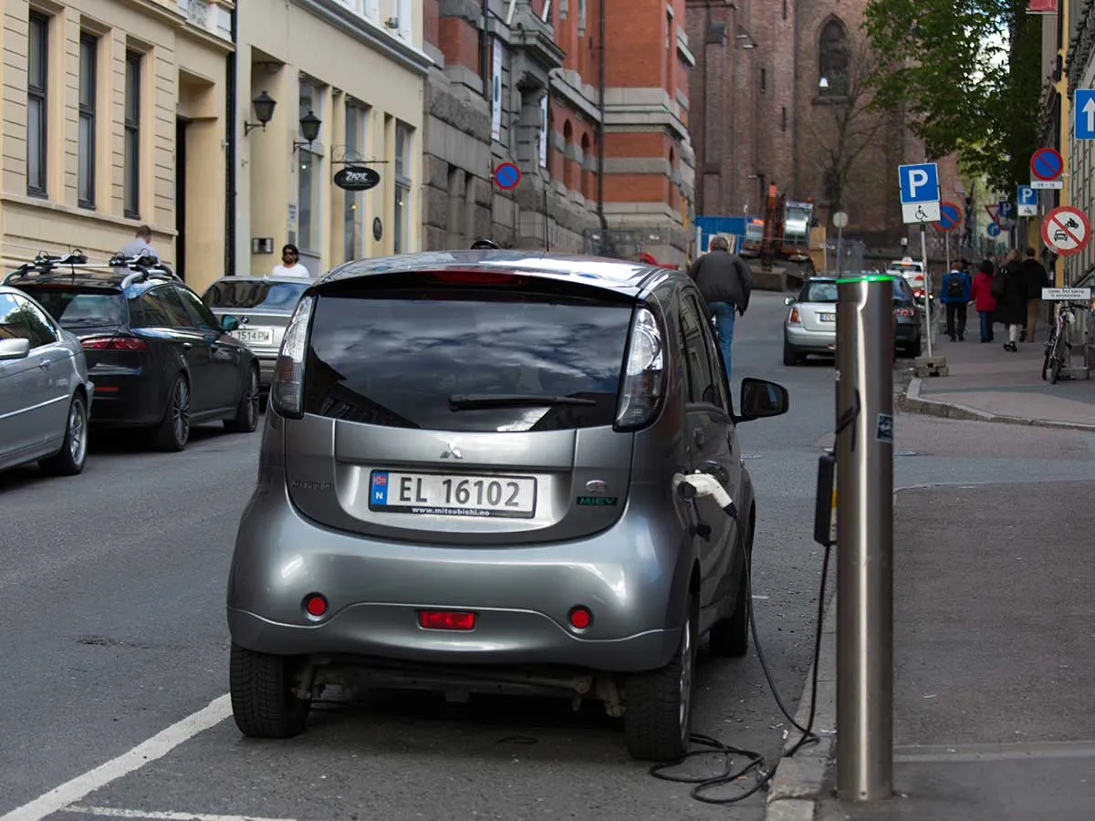 Oslo planea convertirse en una ciudad sin coches en un plazo de cuatro años: un paso revolucionario hacia la sostenibilidad urbana