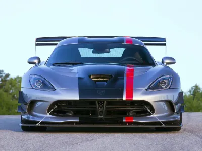 Dodge Viper ACR arrasa en pista y establece nuevos récords de vuelta