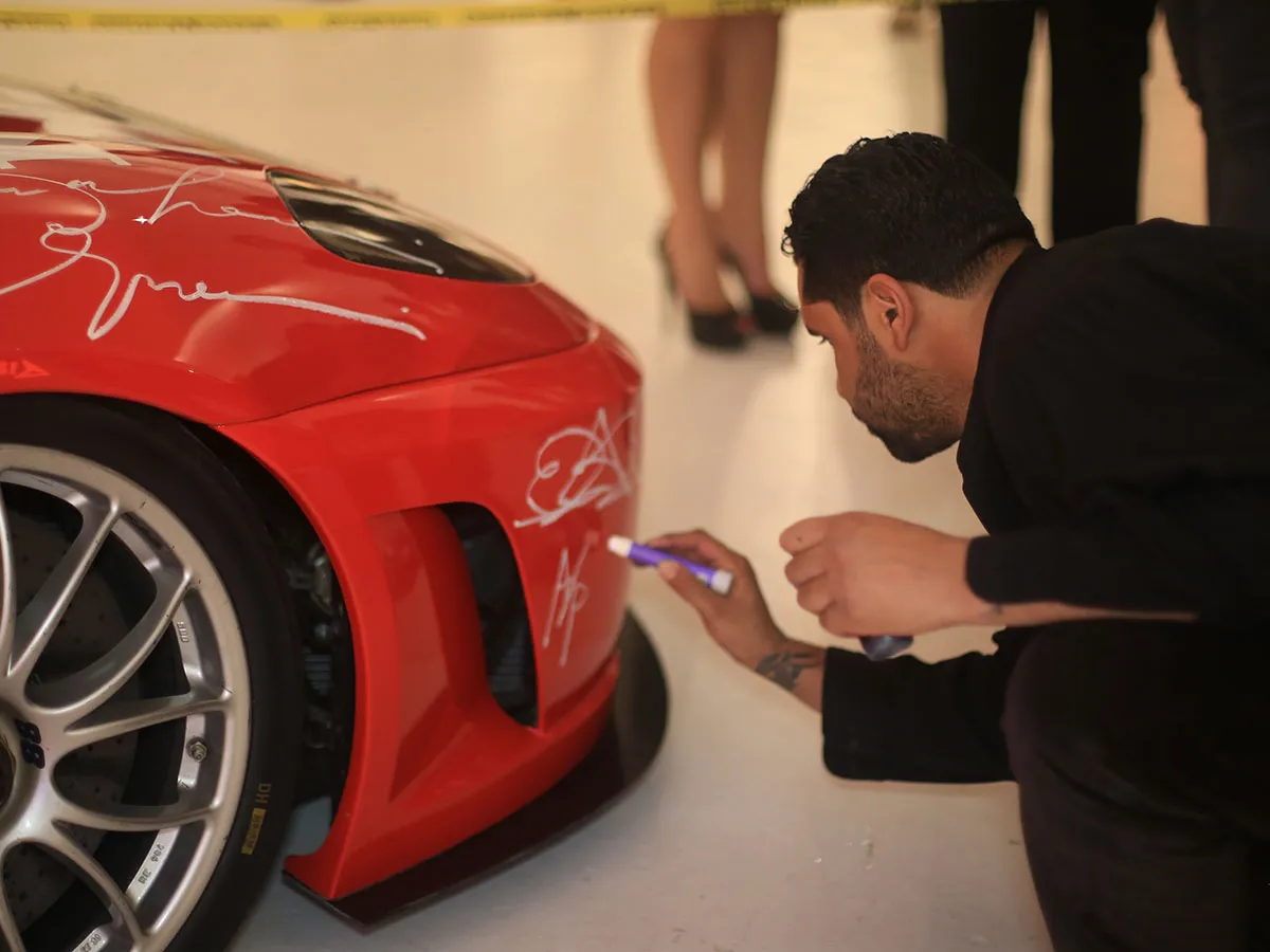 120215_ferraripainting_arte_2.jpg