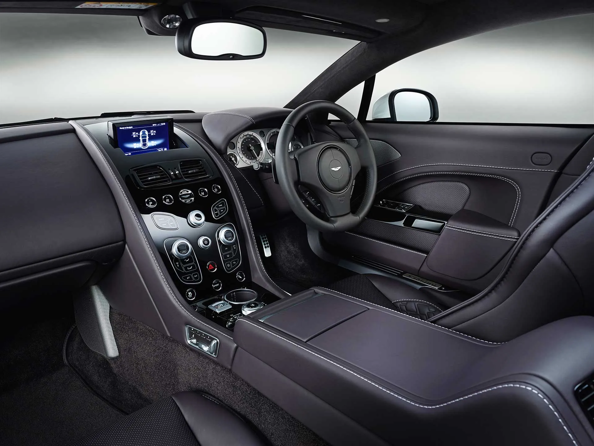 Aston Martin Rapide S: descubre el lado más sensual del lujo automotriz
