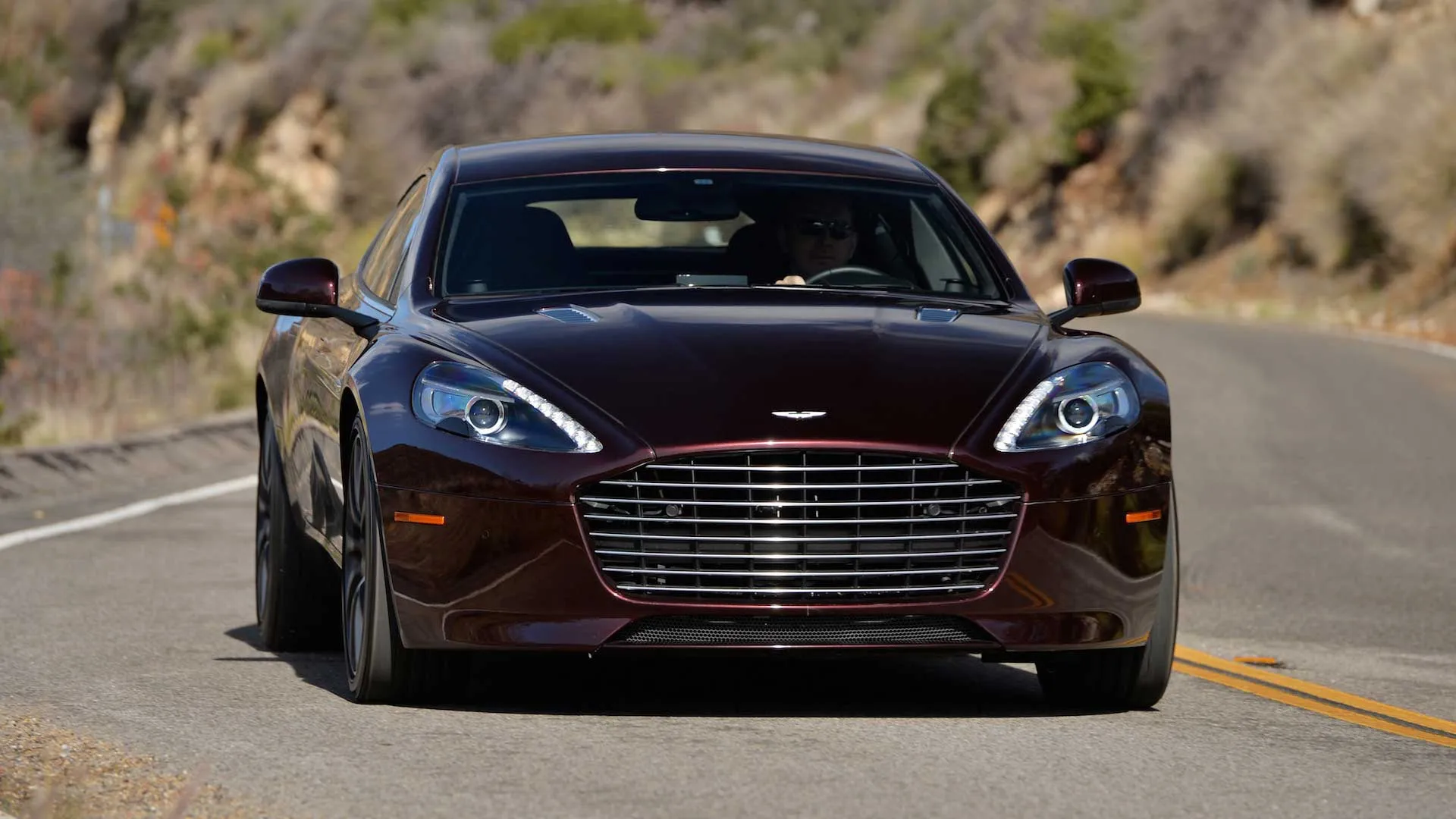 héroe_-_aston_martin_rapide_s_13.jpg