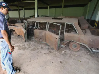 Los lujosos y exclusivos autos de la impresionante colección de Pablo Escobar