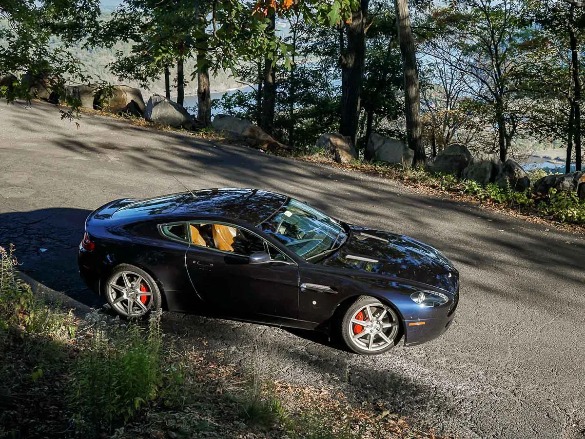 Aston Martin V8 Vantage