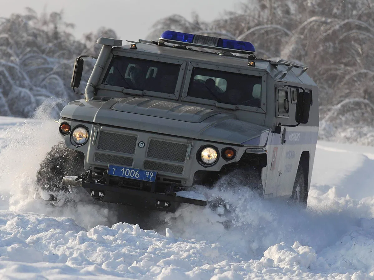 Vehículo militar ruso GAZ 233036 SPM-2 Tiger 4x4